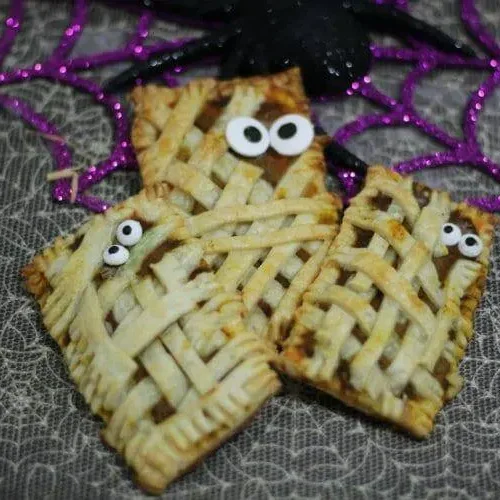 Halloween Mummy Pumpkin Pop Tarts 12 Spooky Halloween Mummy Pumpkin Pop Tarts Recipe!