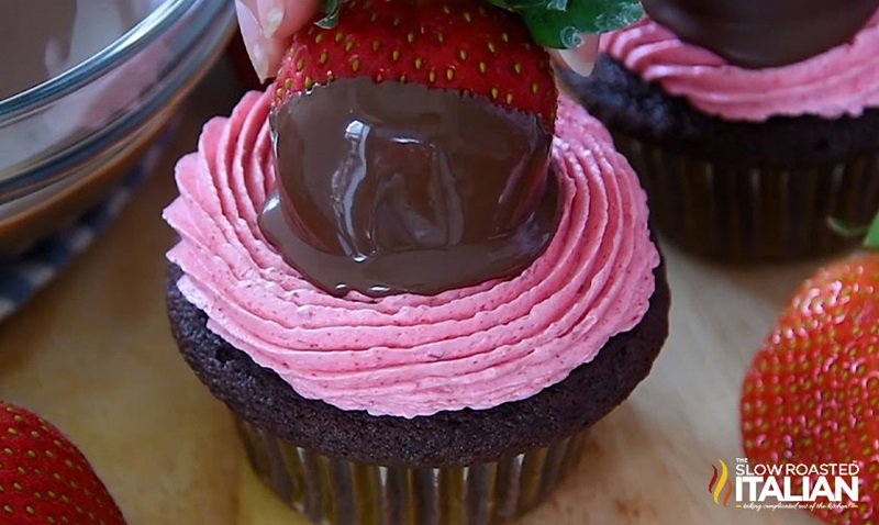 Droolworthy Valentine's Day Cupcakes 12 Strawberry Brownie Cupcakes