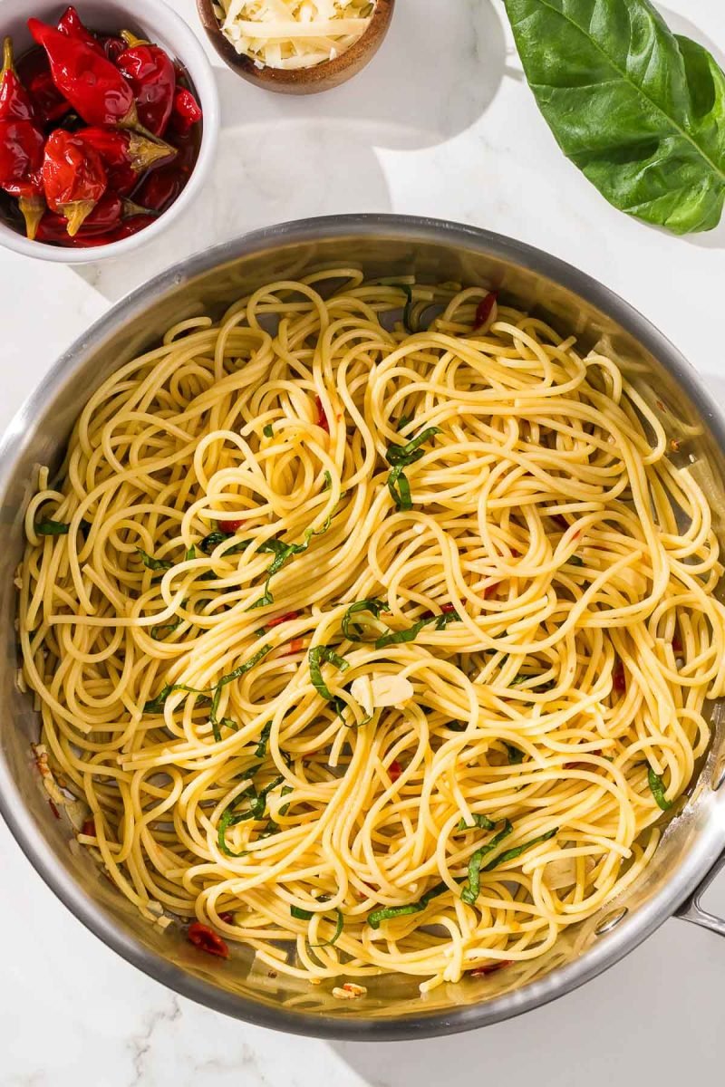 Valentine's Day Savory Recipe Ideas Made with Love 19 SPAGHETTI AGLIO OLIO E PEPERONCINO