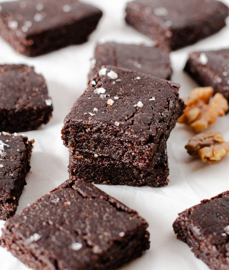 Droolworthy Brownie Recipes 18 3 Ingredient No Bake Raw Brownies with Dates