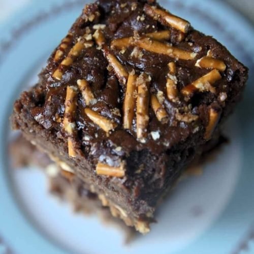 Caramel Brownies with Pretzel Crust 16 Caramel Brownies with Pretzel Crust