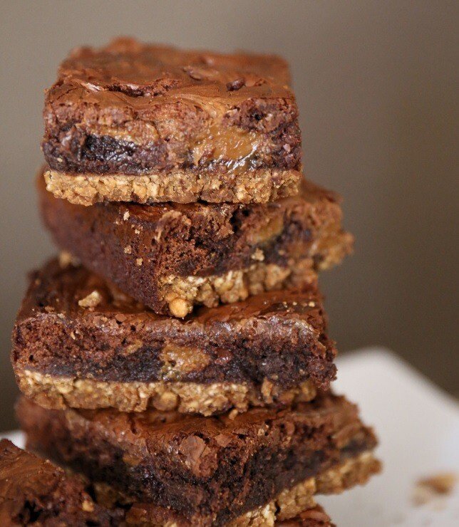 Droolworthy Brownie Recipes 33 Caramel Brownies with a Pretzel Crust
