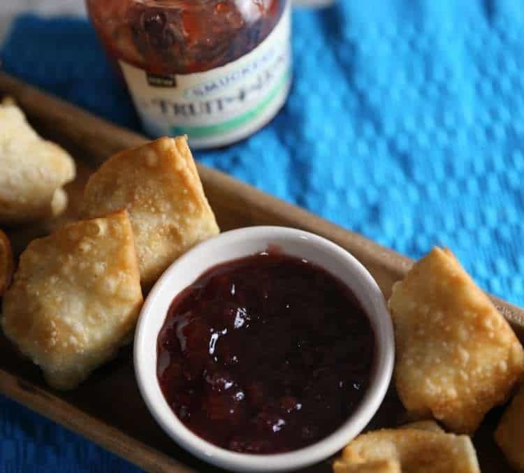 Strawberry Jalapeño Cream Cheese Wontons 20 Strawberry Jalapeno Cream Cheese Wontons and jelly dipping sauce