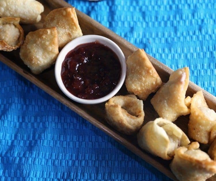 Strawberry Jalapeño Cream Cheese Wontons 22 Strawberry Jalapeno Cream Cheese Wontons and jelly dipping sauce