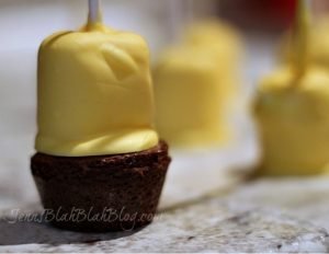 Easy to Make Minions Brownies Recipe 23 DIY Easy Minions Brownies Recipe