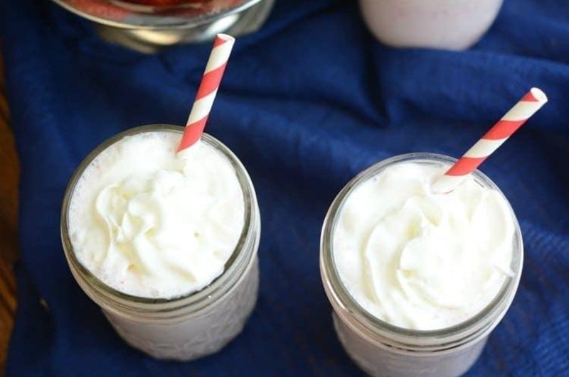 Strawberries & Cream Organic Protein Smoothie 12 Strawberries & Cream Organic Protein Smoothie Recipe