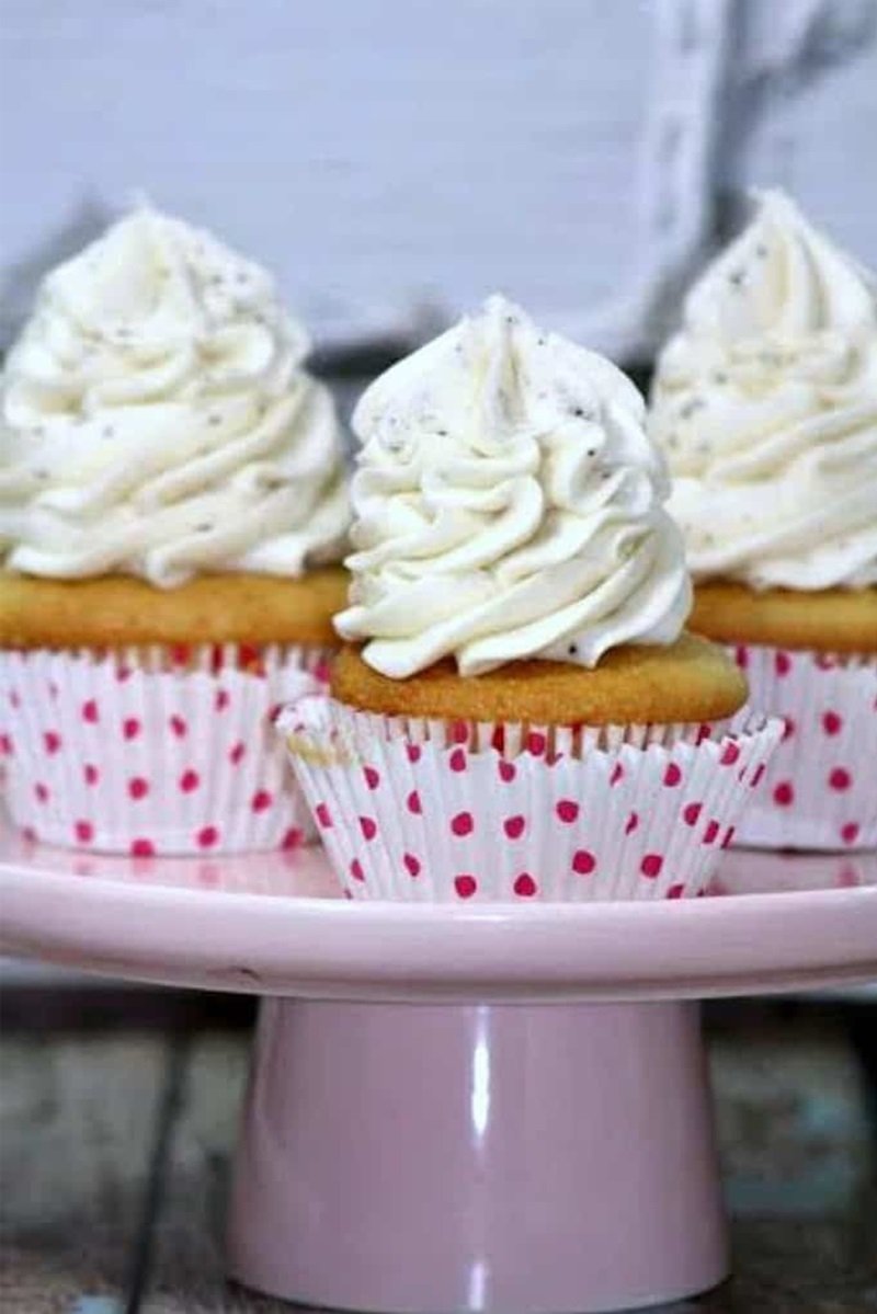 Vanilla Bean Cupcakes 11 Vanilla Bean Cupcakes