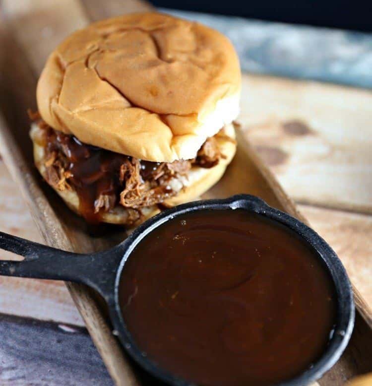 bbq chicken sandwich with bbq sauce
