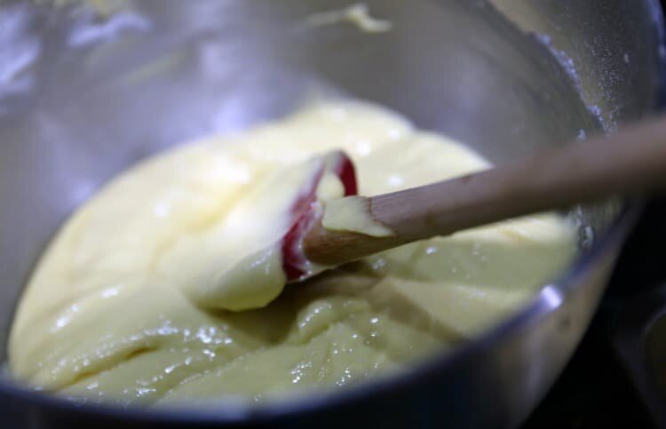How To Make a Delicious Honey Bun Cake 12 Honey Bun Cake batter