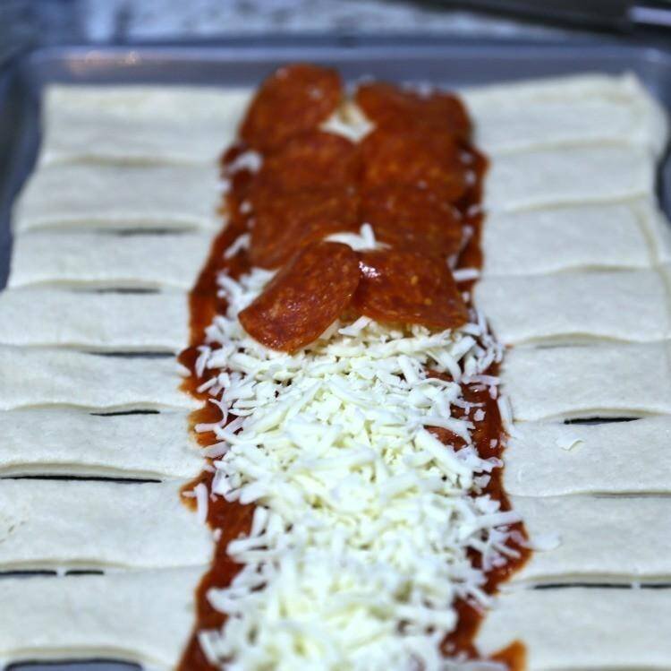 Quick and Easy Pepperoni Pizza Braid 13 Pepperoni Pizza Braid