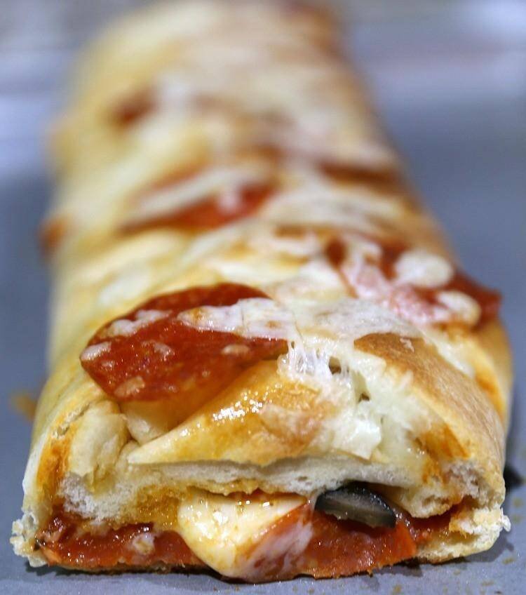 Quick and Easy Pepperoni Pizza Braid 15 Pepperoni Pizza Braid