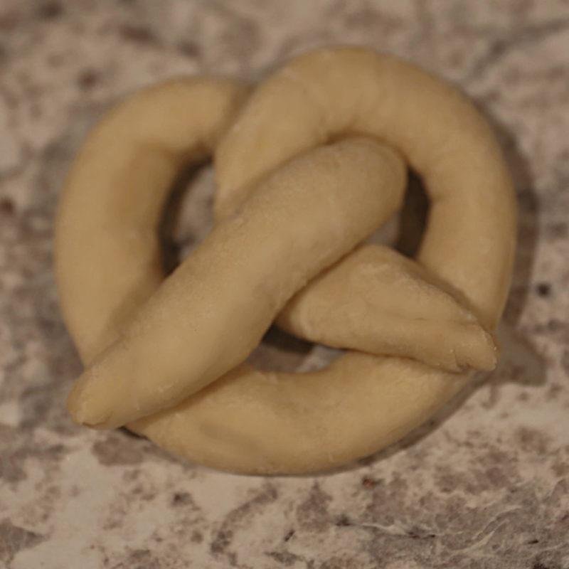 Delicious Homemade Soft Pretzels Stuffed with Brie Cheese 14 Homemade Soft Pretzels Stuffed with Brie Cheese
