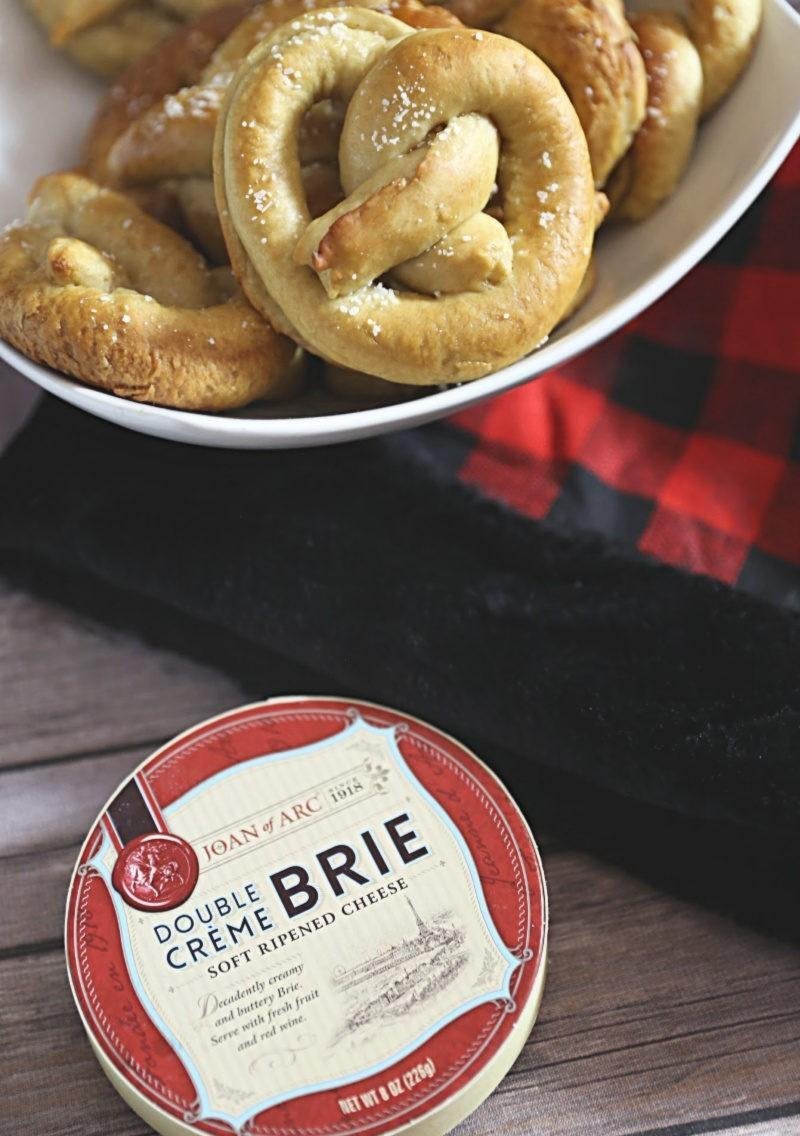 Delicious Homemade Soft Pretzels Stuffed with Brie Cheese 15 Homemade Soft Pretzels Stuffed with Brie Cheese