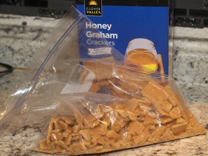 Easy & Delish Mason Jar Key Lime Pies 11 crumbled graham crackers in a baggie