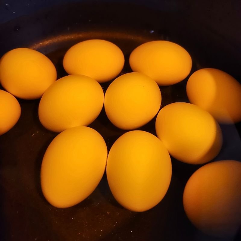 How To Color Easter Eggs With Food Coloring 13 eggs in food coloring