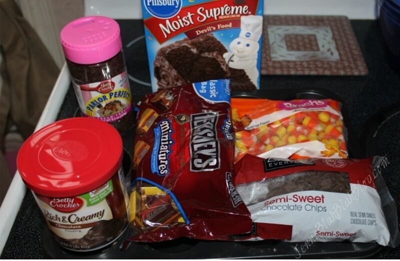 ingredients to make cat cupcake