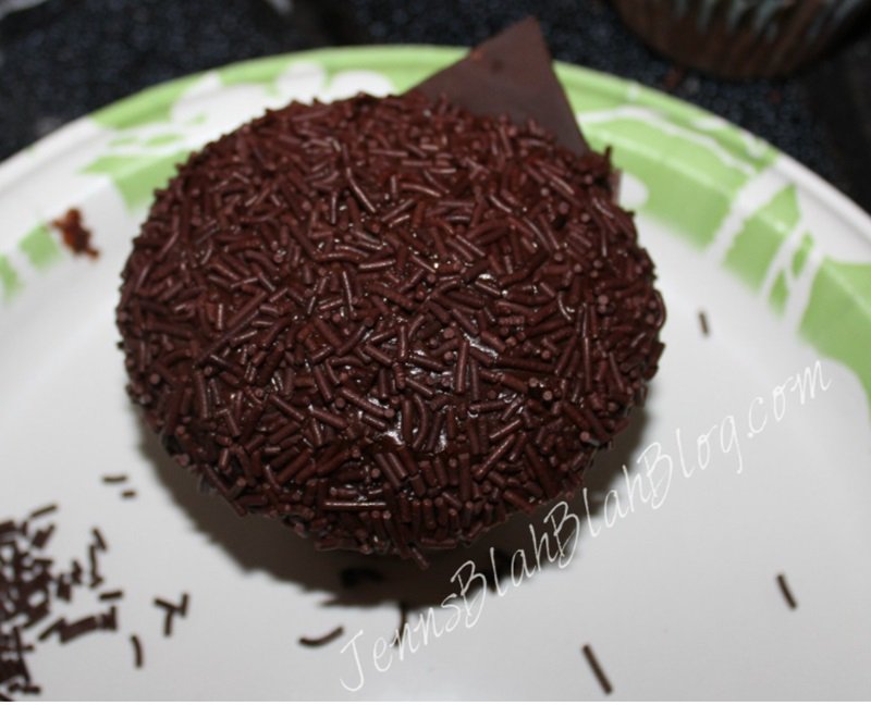Halloween Black Cat Chocolate Cupcakes