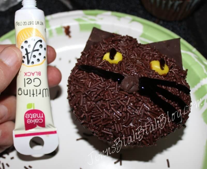 Halloween Black Cat Chocolate Cupcakes