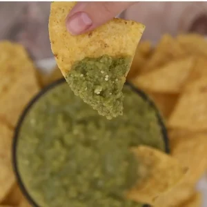 Easy Sautéed Salsa Verde 16 Salsa verde on chip