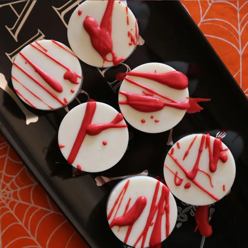 Easy Halloween Blood Splattered Chocolate Covered Oreos