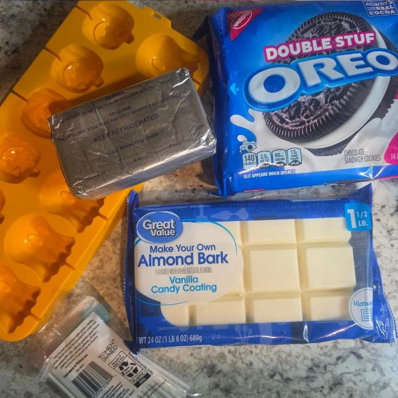 Easy No Bake Halloween Ghost Oreo Balls 8 ingredients to make no bake halloween ghost oreo balls
